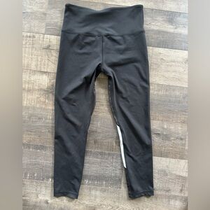 ZYIA Metallic Cobra Snakeskin Light n Tight Cropped/7‑8 Leggings. (8-10)